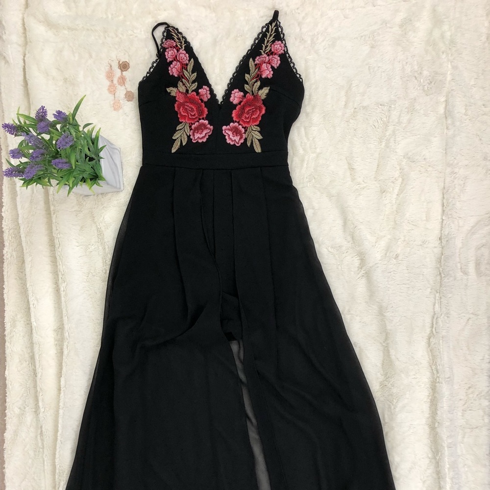 Black V-Cut Shoulder Strap Hi-Lo Romper